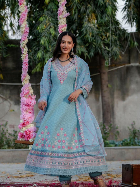 Light Blue Floral Embroidered Kurta Set Mulson with Chiffon Dupatta