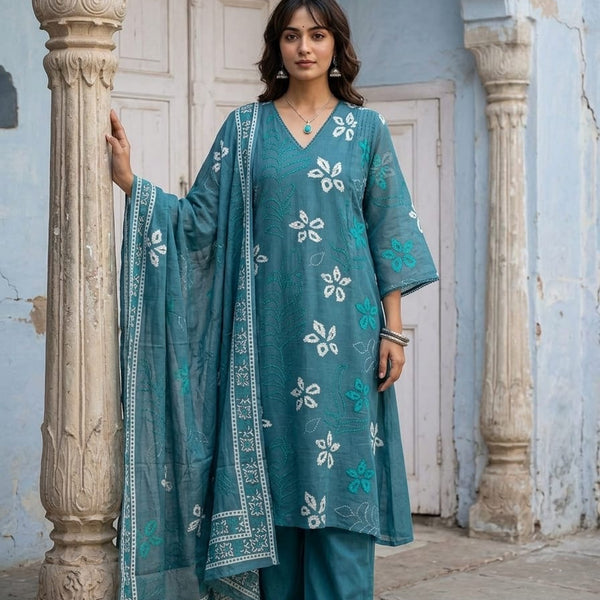 This look carries a calm, heritage-inspired elegance—perfectly in line with Mulson’s aesthetic.