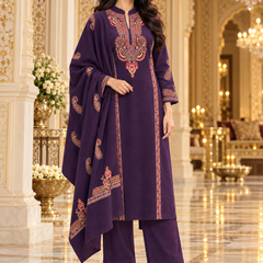 Paisley Embroidered Kurta Pant Dupatta chogha Set for Women