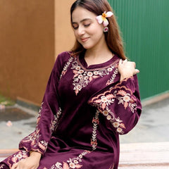 1.	Elegance stitched in velvet ✨
	2.	Royal vibes, timeless style 👑
	3.	When grace speaks, words stay silent.
	4.	Velvet dreams and floral finesse 🌸
	5.	Subtle luxury, effortless charm.
	6.	Crafted for comfort, designed to stand out ✨
	7.	Where traditio