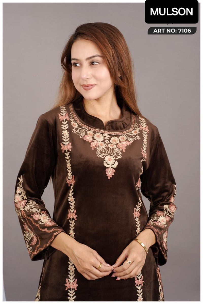 1.	Elegance stitched in velvet ✨
	2.	Royal vibes, timeless style 👑
	3.	When grace speaks, words stay silent.
	4.	Velvet dreams and floral finesse 🌸
	5.	Subtle luxury, effortless charm.
	6.	Crafted for comfort, designed to stand out ✨
	7.	Where traditio