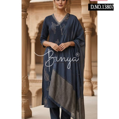 Elegant Embroidered V-Neck Kurta Set with Dupatta – Premium Ethnic Women’s Suit
