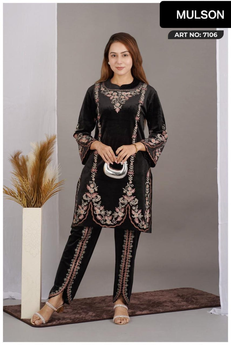 1.	Elegance stitched in velvet ✨
	2.	Royal vibes, timeless style 👑
	3.	When grace speaks, words stay silent.
	4.	Velvet dreams and floral finesse 🌸
	5.	Subtle luxury, effortless charm.
	6.	Crafted for comfort, designed to stand out ✨
	7.	Where traditio