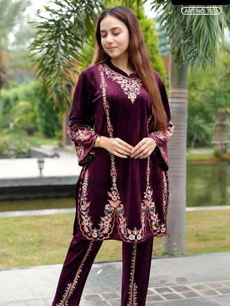 1.	Elegance stitched in velvet ✨
	2.	Royal vibes, timeless style 👑
	3.	When grace speaks, words stay silent.
	4.	Velvet dreams and floral finesse 🌸
	5.	Subtle luxury, effortless charm.
	6.	Crafted for comfort, designed to stand out ✨
	7.	Where traditio