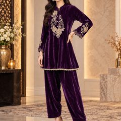 Emerald Noor Embroidered Velvet Co-ord Set
