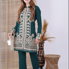 Wrap yourself in refined winter elegance with this premium wool embroidered set. Thoughtfully tailored for comfort and sophistication, this outfit features intricate hand-style embroidery that adds a luxurious ethnic charm. Perfect for graceful winter sty