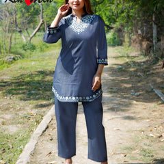 Women’s Embroidered Kurta Pant Set – Elegant Straight Fit Ethnic Wear with Floral Thread Work