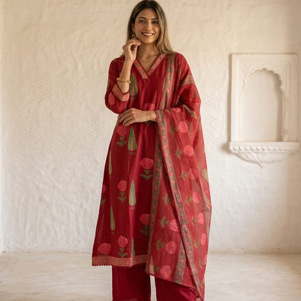 Mulson Scarlet Gulbagh Suit Set