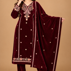 Emerald Green Embroidered Velvet 3-Piece Winter Suit with Dupatta