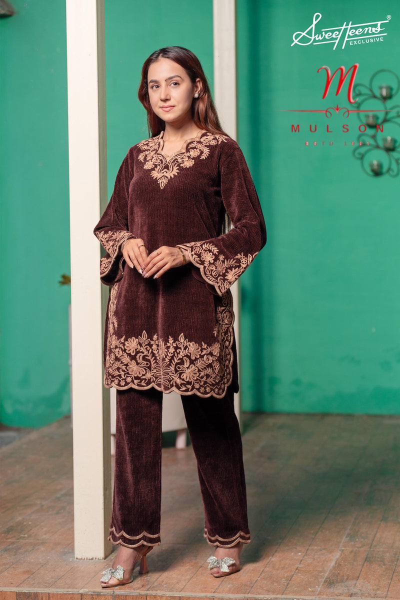 very beautiful velvel cordset