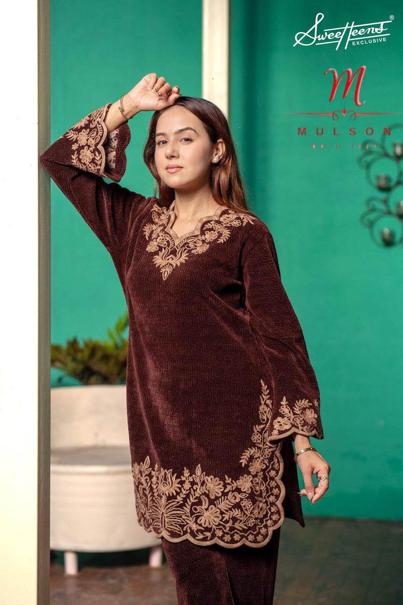 very beautiful velvel cordset