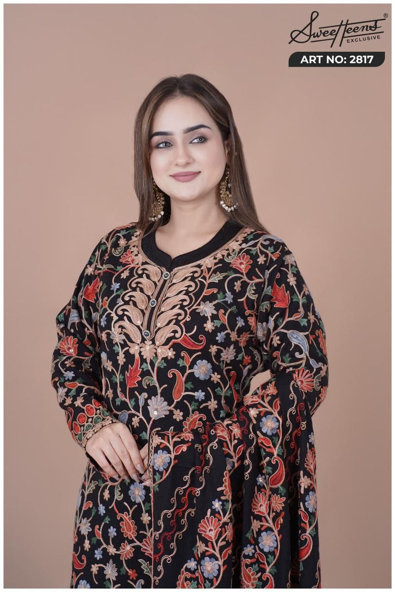 ELEGENT KURTI SET EMBROIDERY KURTI FROM SWEETTEENS EXCLUSIVE FEATURING INTRICATE GOLDEN THREAD WORK ON NECKLINE AND SLEEVES-A PERFECT BLEND OF GRACE AND STYLE FOR FESTIVE AND PARTY WEAR. SWT 2817.