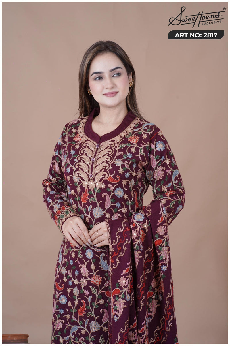 ELEGENT KURTI SET EMBROIDERY KURTI FROM SWEETTEENS EXCLUSIVE FEATURING INTRICATE GOLDEN THREAD WORK ON NECKLINE AND SLEEVES-A PERFECT BLEND OF GRACE AND STYLE FOR FESTIVE AND PARTY WEAR. SWT 2817.