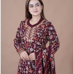 ELEGENT KURTI SET EMBROIDERY KURTI FROM SWEETTEENS EXCLUSIVE FEATURING INTRICATE GOLDEN THREAD WORK ON NECKLINE AND SLEEVES-A PERFECT BLEND OF GRACE AND STYLE FOR FESTIVE AND PARTY WEAR. SWT 2817.