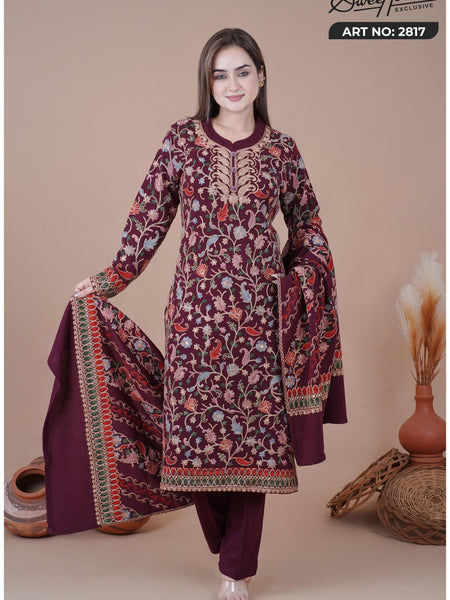ELEGENT KURTI SET EMBROIDERY KURTI FROM SWEETTEENS EXCLUSIVE FEATURING INTRICATE GOLDEN THREAD WORK ON NECKLINE AND SLEEVES-A PERFECT BLEND OF GRACE AND STYLE FOR FESTIVE AND PARTY WEAR. SWT 2817.