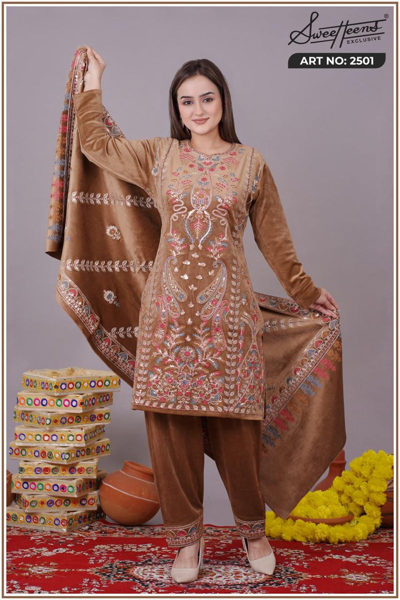 1.	Velvet ka charm, embroidery ka shaan ✨
	2.	Royal look, timeless elegance 💜
	3.	Winter vibes + Velvet love ❄️✨
	4.	Jab baat style ki ho, choose elegance 👑
	5.	Royalty isn’t bought, it’s worn 💫
	6.	Velvet that speaks class 🌸
	7.	Grace in every detai