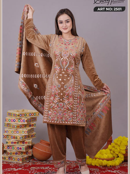 1.	Velvet ka charm, embroidery ka shaan ✨
	2.	Royal look, timeless elegance 💜
	3.	Winter vibes + Velvet love ❄️✨
	4.	Jab baat style ki ho, choose elegance 👑
	5.	Royalty isn’t bought, it’s worn 💫
	6.	Velvet that speaks class 🌸
	7.	Grace in every detai