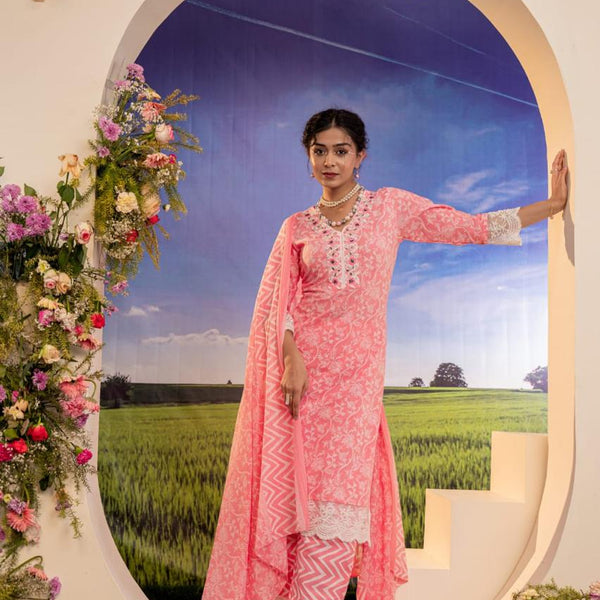 Peach colour Kurta Set with Dupatta