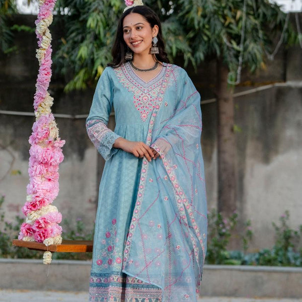 Light Blue Floral Embroidered Kurta Set Mulson  with Chiffon Dupatta