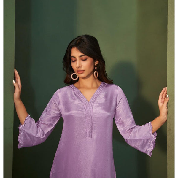 Lavender suit Embroidered Plane Kurta Set with Chiffon Dupatta