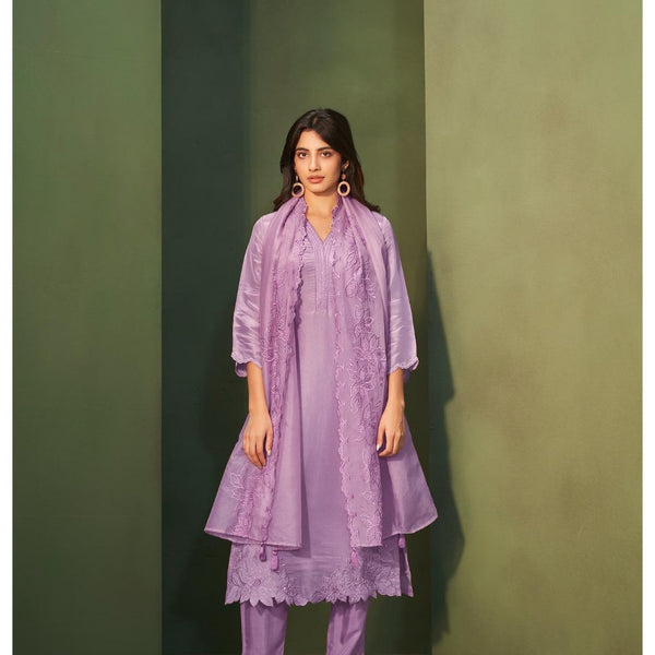 Lavender suit Embroidered Plane Kurta Set with Chiffon Dupatta