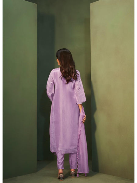 Lavender suit Embroidered Plane Kurta Set with Chiffon Dupatta
