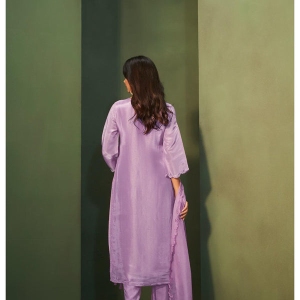 Lavender suit Embroidered Plane Kurta Set with Chiffon Dupatta